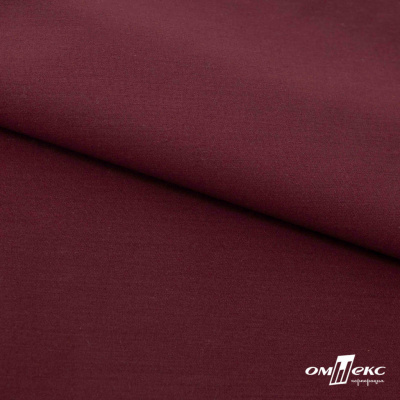 Ткань сорочечная стрейч 19-1528, 115 гр/м2, шир.150см, цвет бордо - купить в Перми. Цена 307.75 руб.