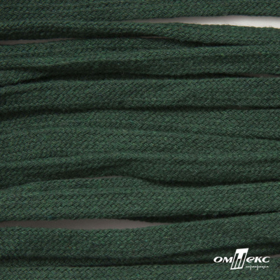 Шнур плетеный d-8 мм плоский, 70% хлопок 30% полиэстер, уп.85+/-1 м, цв.1016-т.зеленый - купить в Перми. Цена: 742.50 руб.